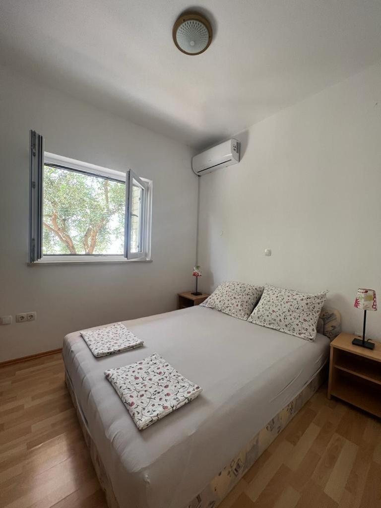 Apartments Paulina Трогір Екстер'єр фото