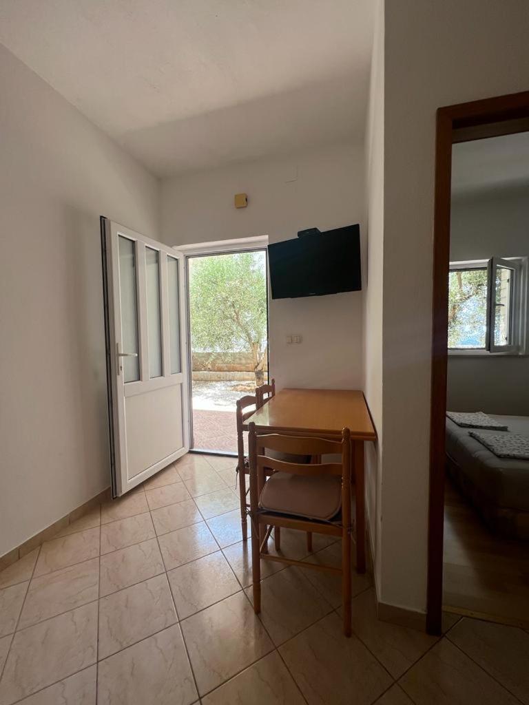 Apartments Paulina Трогір Екстер'єр фото